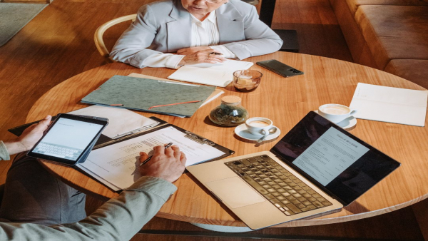 無資格・未経験でも大丈夫！介護職の履歴書で好印象を与えるコツ